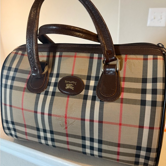 vintage Burberry Boston bag featuring the iconic Haymarket bag - Picture 13 of 16